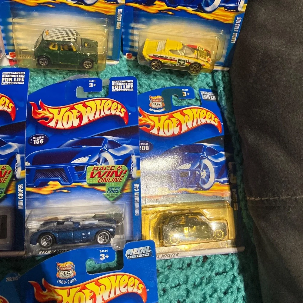 Hot wheels Bundle Set - Picture 6 of 7